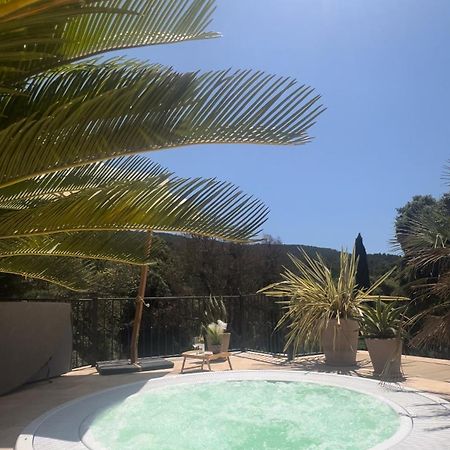 בורם-לה-מימוזה Auberge Du Dom מראה חיצוני תמונה