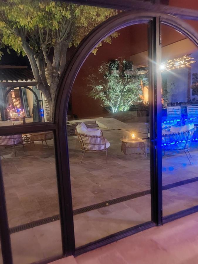 בורם-לה-מימוזה Auberge Du Dom מראה חיצוני תמונה